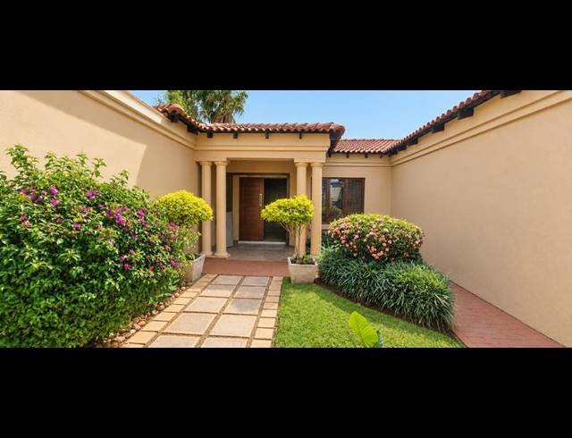 4 BEDROOM HOUSE FOR SALE IN HEUWELSIG ESTATE